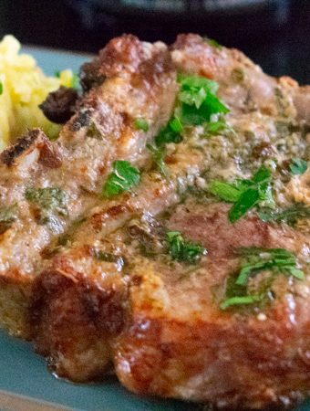 air fryer lamb chop with herbs and mashed potatoes